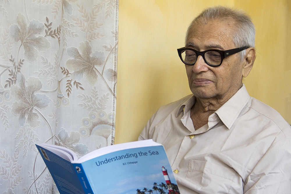 Dr. Chhapgar with his book, Understanding the Sea_Picture_Dinaz Vandrewalla